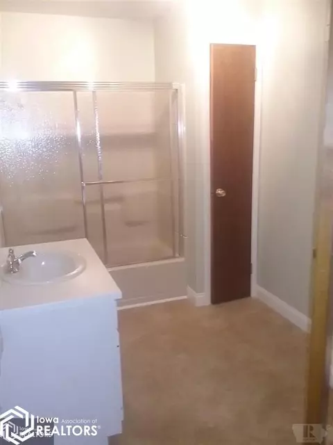 115 E Walnut, Eldon, IA 52554 photo 9