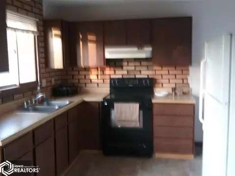 1515 Iris Ct, Hamilton, IL 62341 photo 3