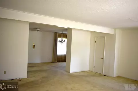 415 E Wall St, Centerville, IA 52544 photo 7