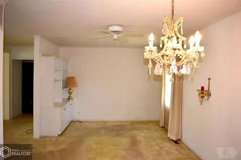 415 E Wall St, Centerville, IA 52544 photo 8