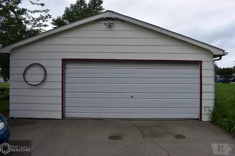 642 N Main, Centerville, IA 52544 photo 28