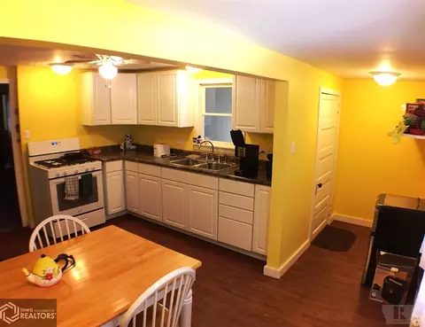 102 W Walnut, Eldon, IA 52554 photo 8