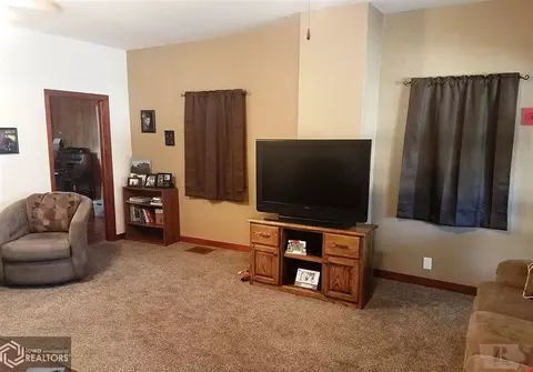 102 W Walnut, Eldon, IA 52554 photo 3