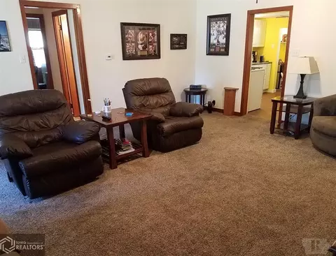 102 W Walnut, Eldon, IA 52554 photo 4