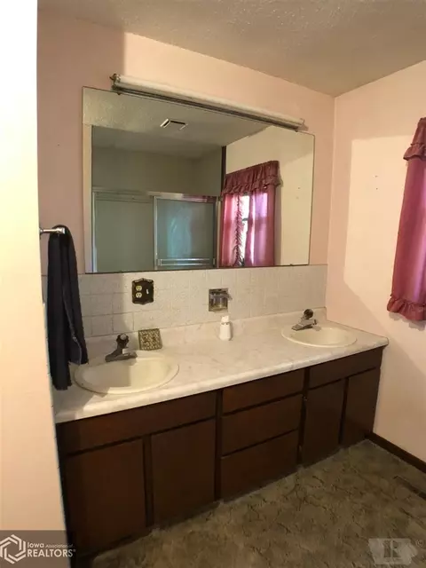 5897 Ashland Rd, Eldon, IA 52554 photo 10