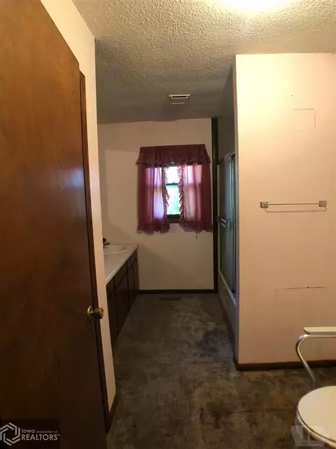 5897 Ashland Rd, Eldon, IA 52554 photo 11