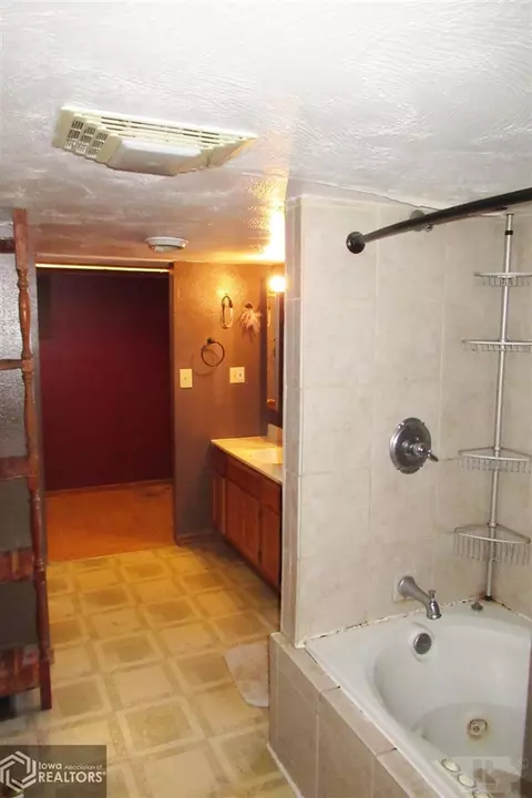 272 Elm St, Hamilton, IL 62341 photo 7