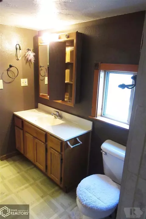 272 Elm St, Hamilton, IL 62341 photo 8