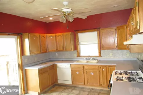 272 Elm St, Hamilton, IL 62341 photo 5