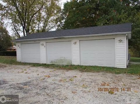 412 W Maple, Centerville, IA 52544 photo 2