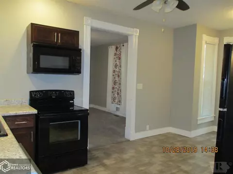 412 W Maple, Centerville, IA 52544 photo 4