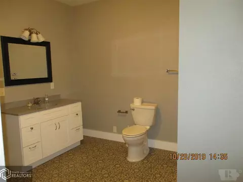 412 W Maple, Centerville, IA 52544 photo 10