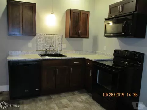 412 W Maple, Centerville, IA 52544 photo 3