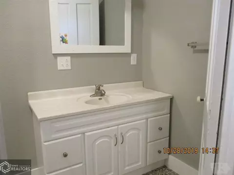 412 W Maple, Centerville, IA 52544 photo 17