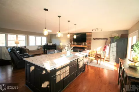 320 E Madison, Centerville, IA 52544 photo 9