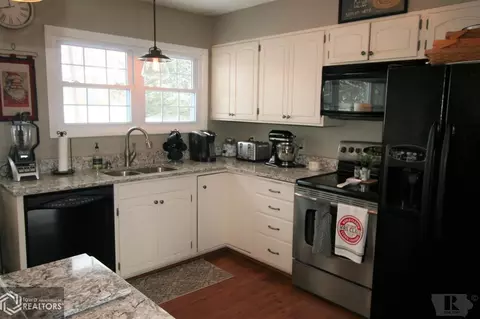 320 E Madison, Centerville, IA 52544 photo 17