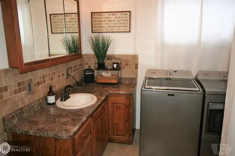 320 E Madison, Centerville, IA 52544 photo 28