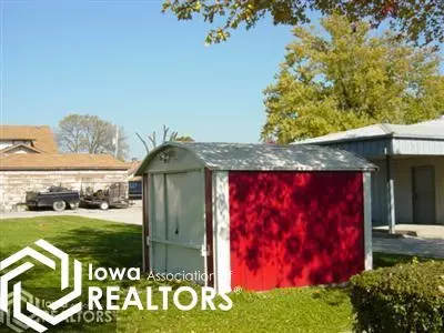 515 E Maple St, Centerville, IA 52544 photo 3