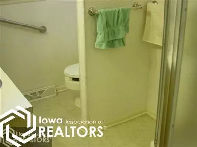 515 E Maple St, Centerville, IA 52544 photo 12