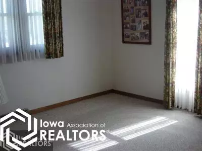 515 E Maple St, Centerville, IA 52544 photo 10