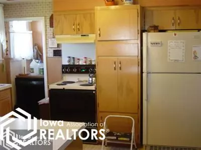 515 E Maple St, Centerville, IA 52544 photo 6