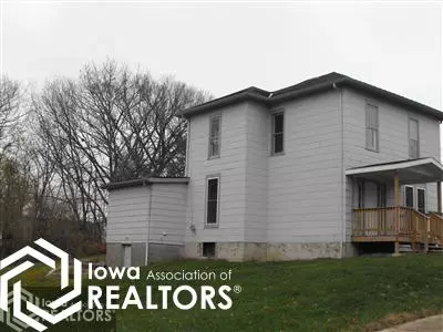 1047 Main St, Hamilton, IL 62341 photo 2