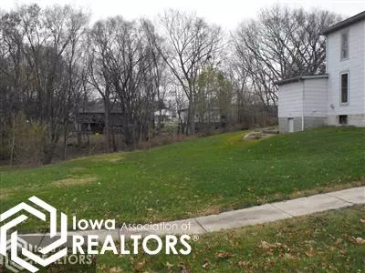 1047 Main St, Hamilton, IL 62341 photo 3