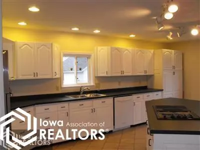 1047 Main St, Hamilton, IL 62341 photo 5