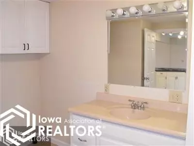 1047 Main St, Hamilton, IL 62341 photo 11