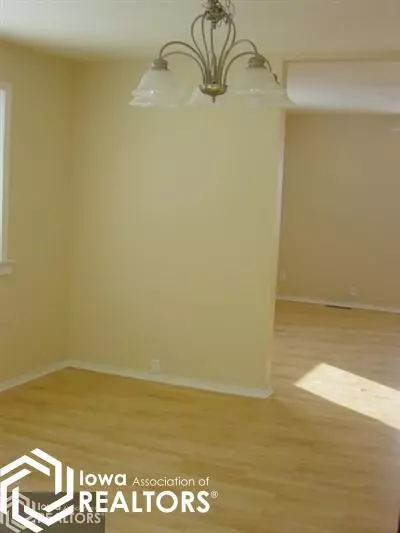 905 E Walnut St, Centerville, IA 52544 photo 7