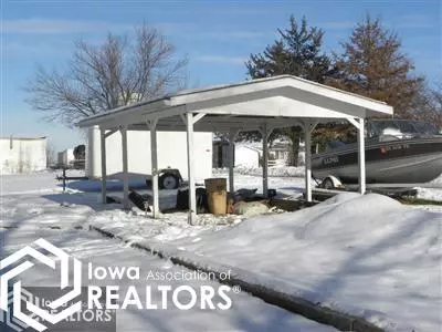 905 E Walnut St, Centerville, IA 52544 photo 2