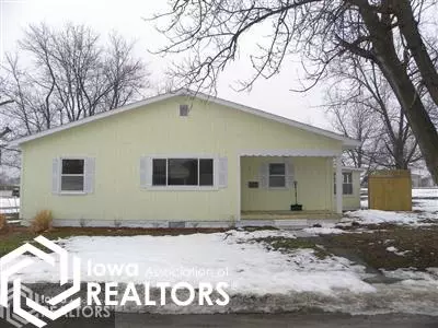 905 E Walnut St, Centerville, IA 52544 photo 1