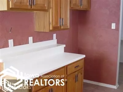 905 E Walnut St, Centerville, IA 52544 photo 9