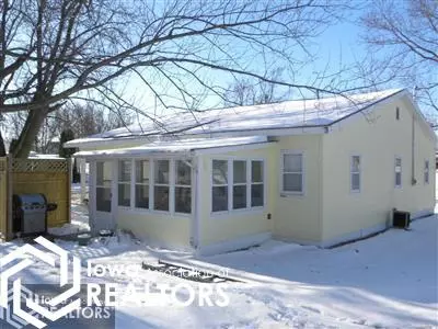 905 E Walnut St, Centerville, IA 52544 photo 3