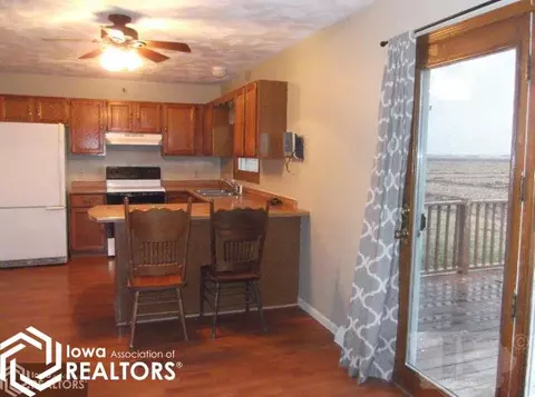 332 N 4th St, Carthage, IL 62321 photo 8