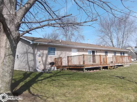 332 N 4th St, Carthage, IL 62321 photo 4