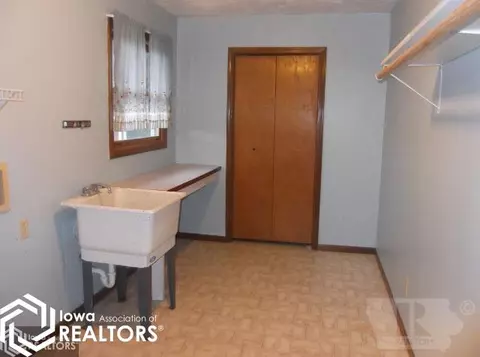 332 N 4th St, Carthage, IL 62321 photo 10