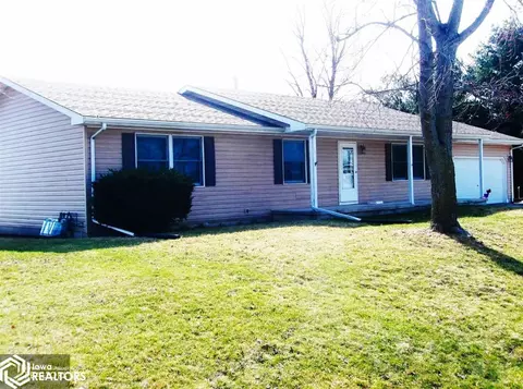 332 N 4th St, Carthage, IL 62321 photo 1