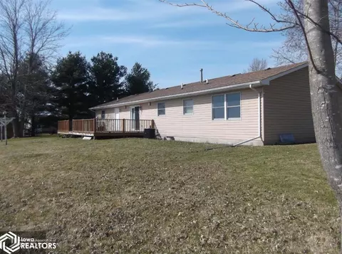 332 N 4th St, Carthage, IL 62321 photo 3