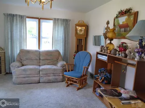 420 E Walnut, Centerville, IA 52544 photo 9