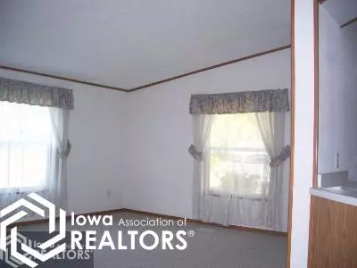 609 Locust St, Carthage, IL 62321 photo 4