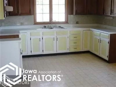 1524 E Grant St, Centerville, IA 52544 photo 5