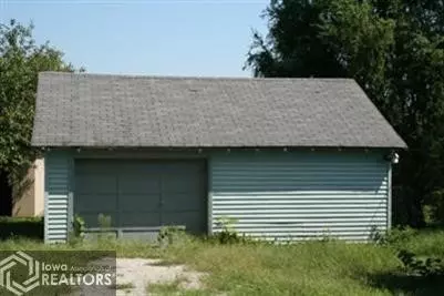 707 High St, Eldon, IA 52554 photo 2