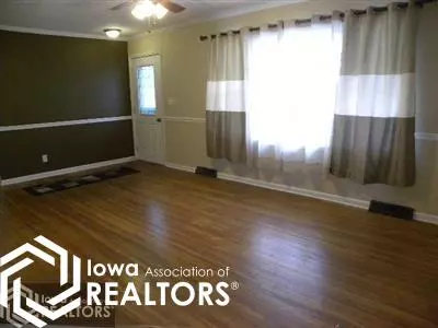301 E State St, Corydon, IA 50060 photo 3