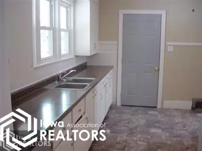 517 E Terry, Centerville, IA 52544 photo 2