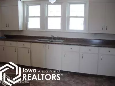 517 E Terry, Centerville, IA 52544 photo 3