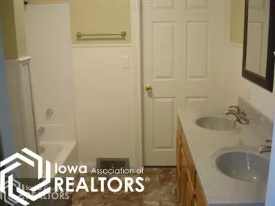 517 E Terry, Centerville, IA 52544 photo 8