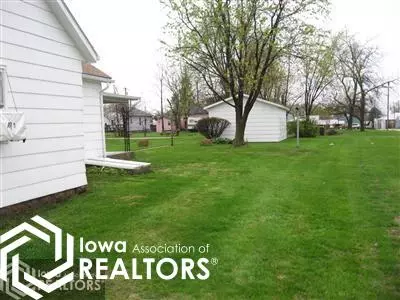 521 E Clark St, Centerville, IA 52544 photo 2