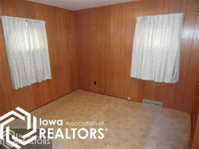 521 E Clark St, Centerville, IA 52544 photo 8