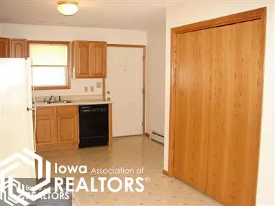 406 E Pine St, Winfield, IA 52659 photo 4